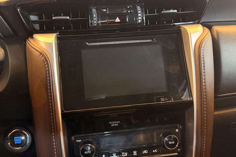 TOYOTA HILUX SW4 2.8 SRX 4X4 7 LUGARES 16V TURBO INTERCOOLER DIESEL 4P AUTOMÁTICO 2019