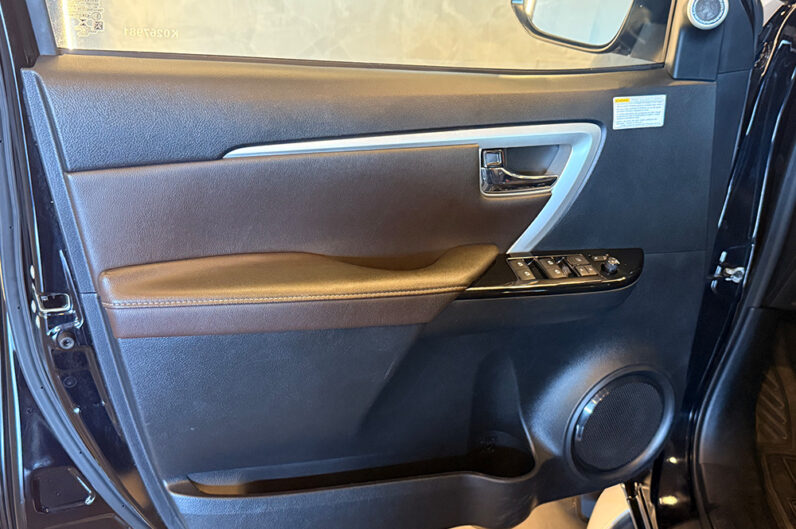 TOYOTA HILUX SW4 2.8 SRX 4X4 7 LUGARES 16V TURBO INTERCOOLER DIESEL 4P AUTOMÁTICO 2019