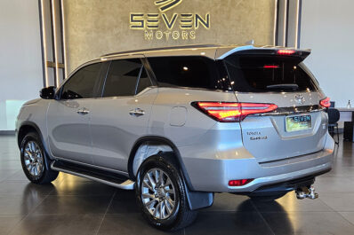 TOYOTA HILUX SW4 2.8 D-4D TURBO DIESEL SRX 4X4 AUTOMÁTICO 7L 2022