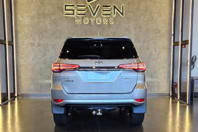 TOYOTA HILUX SW4 2.8 D-4D TURBO DIESEL SRX 4X4 AUTOMÁTICO 7L 2022