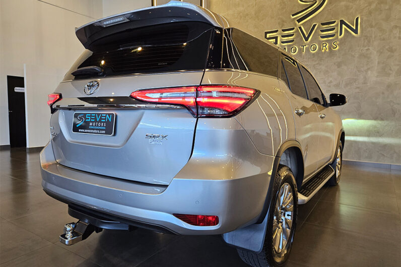 TOYOTA HILUX SW4 2.8 D-4D TURBO DIESEL SRX 4X4 AUTOMÁTICO 7L 2022