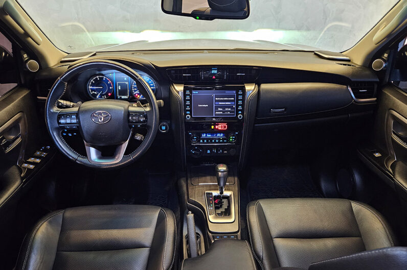 TOYOTA HILUX SW4 2.8 D-4D TURBO DIESEL SRX 4X4 AUTOMÁTICO 7L 2022