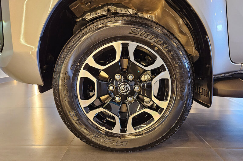 TOYOTA HILUX 2.8 D-4D TURBO DIESEL CD SRV 4X4 AUTOMÁTICO 2026