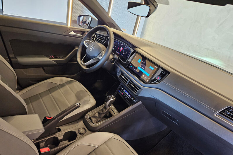 VOLKSWAGEN NIVUS 1.0 200 TSI TOTAL FLEX HIGHLINE AUTOMÁTICO 2024