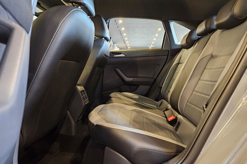 VOLKSWAGEN NIVUS 1.0 200 TSI TOTAL FLEX HIGHLINE AUTOMÁTICO 2024