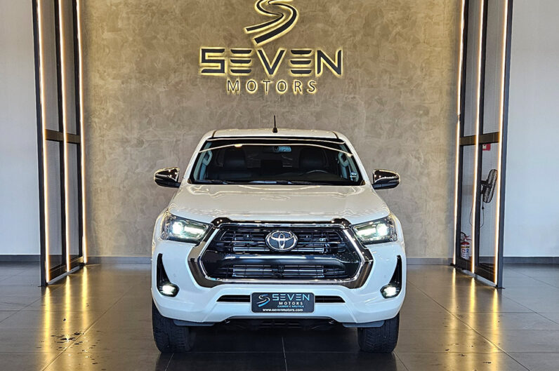 TOYOTA HILUX 2.8 D-4D TURBO DIESEL CD SRV 4X4 AUTOMÁTICO 2025