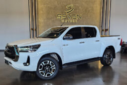 TOYOTA HILUX 2.8 D-4D TURBO DIESEL CD SRV 4X4 AUTOMÁTICO 2025