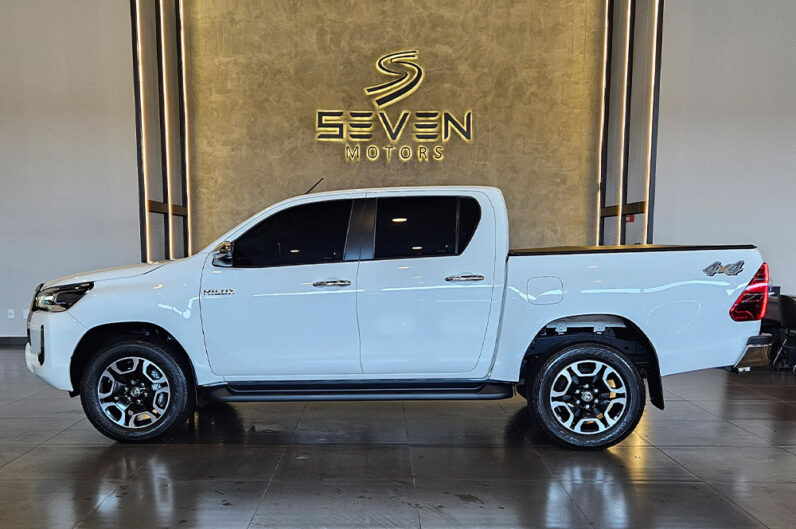 TOYOTA HILUX 2.8 D-4D TURBO DIESEL CD SRV 4X4 AUTOMÁTICO 2025