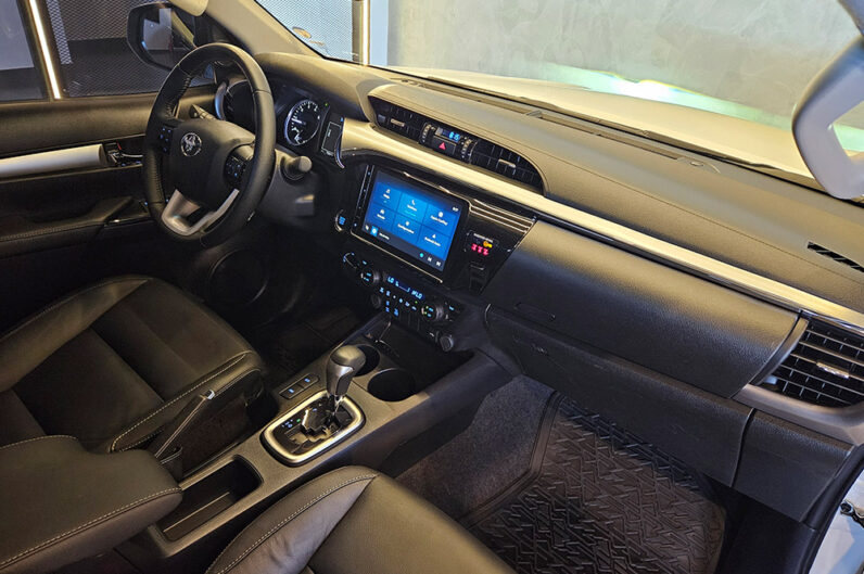 TOYOTA HILUX 2.8 D-4D TURBO DIESEL CD SRV 4X4 AUTOMÁTICO 2025