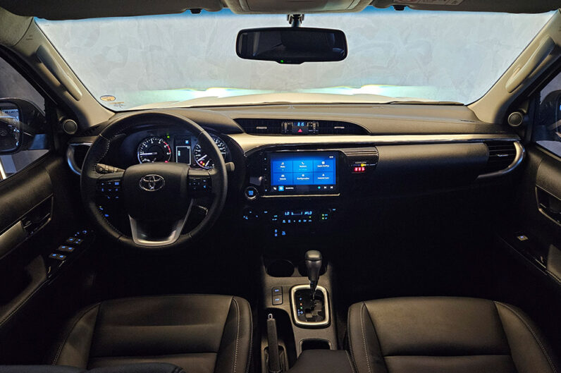 TOYOTA HILUX 2.8 D-4D TURBO DIESEL CD SRV 4X4 AUTOMÁTICO 2025