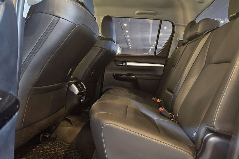 TOYOTA HILUX 2.8 D-4D TURBO DIESEL CD SRV 4X4 AUTOMÁTICO 2025