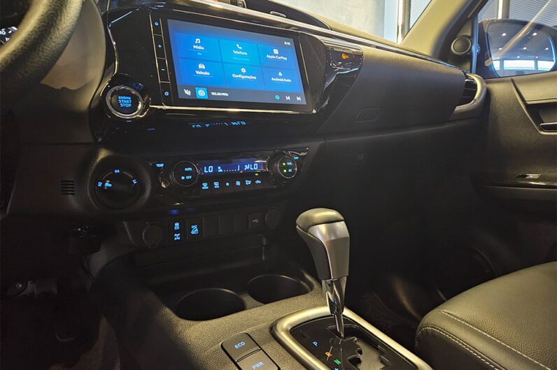 TOYOTA HILUX 2.8 D-4D TURBO DIESEL CD SRV 4X4 AUTOMÁTICO 2025