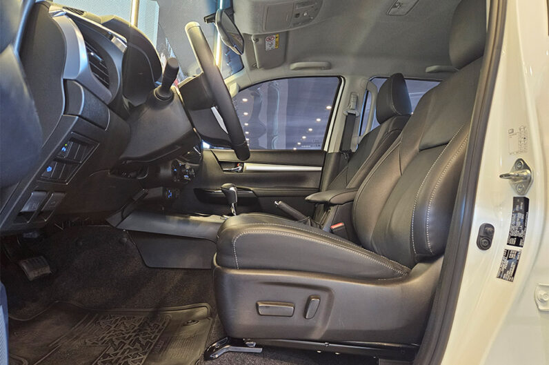 TOYOTA HILUX 2.8 D-4D TURBO DIESEL CD SRV 4X4 AUTOMÁTICO 2025