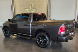 RAM CLASSIC 5.7 V8 GASOLINA LARAMIE NIGHT EDITION CD 4X4 AUTOMÁTICO 2023