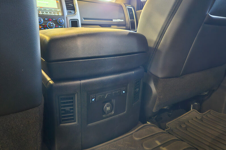 RAM 1500 5.7 V8 GASOLINA LIMITED NIGHT EDITION CD 4X4 AUTOMÁTICO 2023