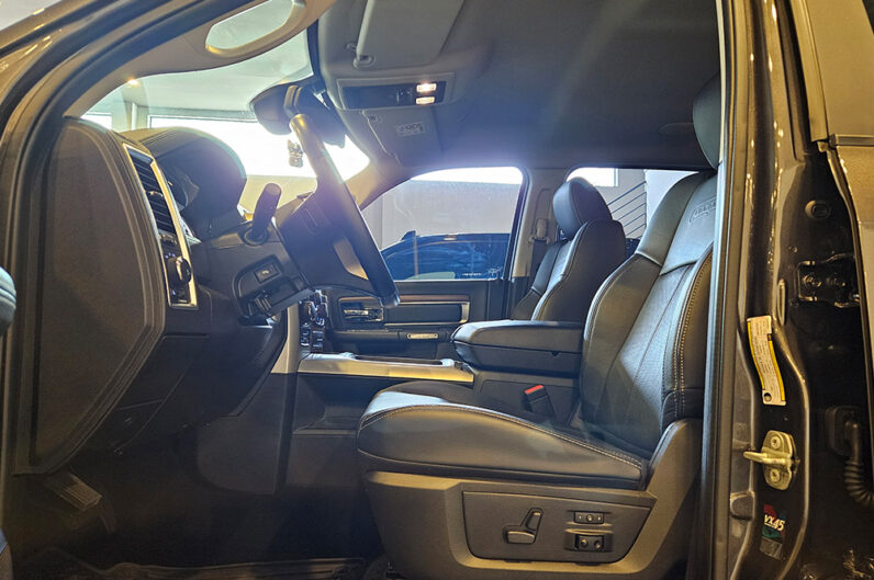 RAM 1500 5.7 V8 GASOLINA LIMITED NIGHT EDITION CD 4X4 AUTOMÁTICO 2023