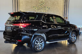 TOYOTA HILUX SW4 2.8 SRX 4X4 7 LUGARES 16V TURBO INTERCOOLER DIESEL 4P AUTOMÁTICO 2020