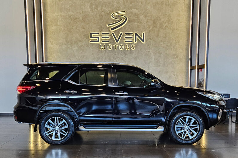 TOYOTA HILUX SW4 2.8 SRX 4X4 7 LUGARES 16V TURBO INTERCOOLER DIESEL 4P AUTOMÁTICO 2020