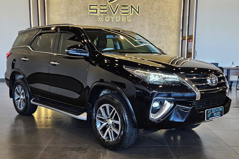 TOYOTA HILUX SW4 2.8 SRX 4X4 7 LUGARES 16V TURBO INTERCOOLER DIESEL 4P AUTOMÁTICO 2020