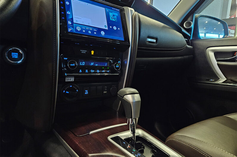 TOYOTA HILUX SW4 2.8 SRX 4X4 7 LUGARES 16V TURBO INTERCOOLER DIESEL 4P AUTOMÁTICO 2020