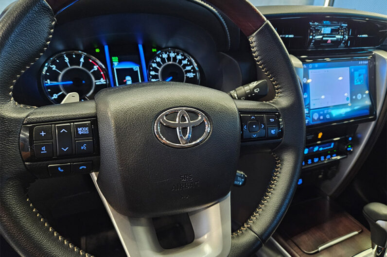 TOYOTA HILUX SW4 2.8 SRX 4X4 7 LUGARES 16V TURBO INTERCOOLER DIESEL 4P AUTOMÁTICO 2020