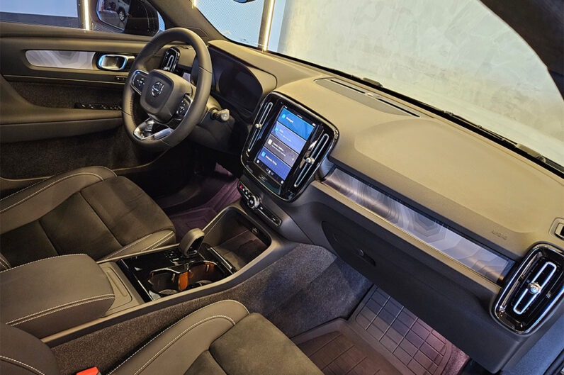 VOLVO XC40 P6 RECHARGE ELECTRIC PLUS 2024