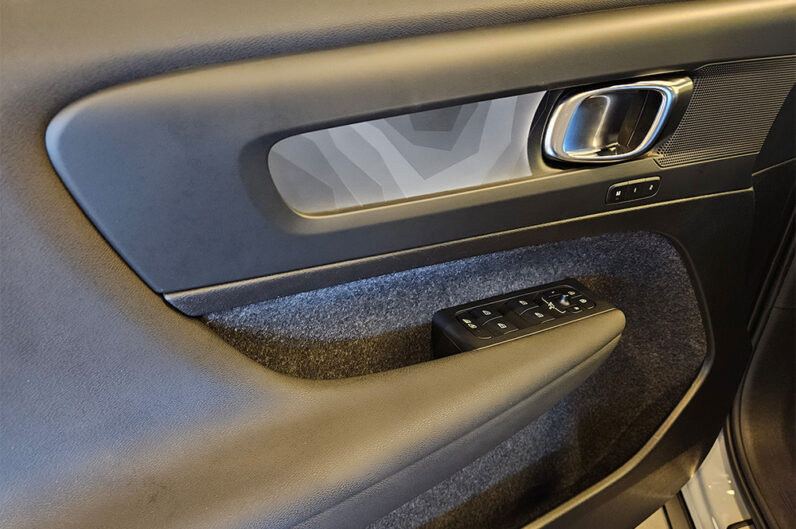 VOLVO XC40 P6 RECHARGE ELECTRIC PLUS 2024