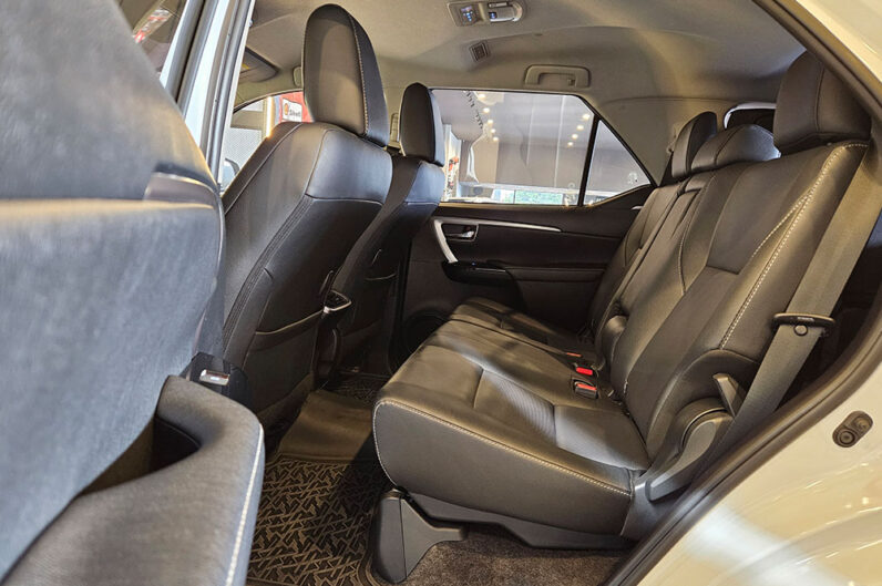 TOYOTA HILUX SW4 2.8 D-4D TURBO DIESEL SRX 4X4 AUTOMÁTICO 2024