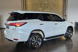 TOYOTA HILUX SW4 2.8 D-4D TURBO DIESEL SRX 4X4 AUTOMÁTICO 2024