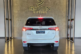 TOYOTA HILUX SW4 2.8 D-4D TURBO DIESEL SRX 4X4 AUTOMÁTICO 2024