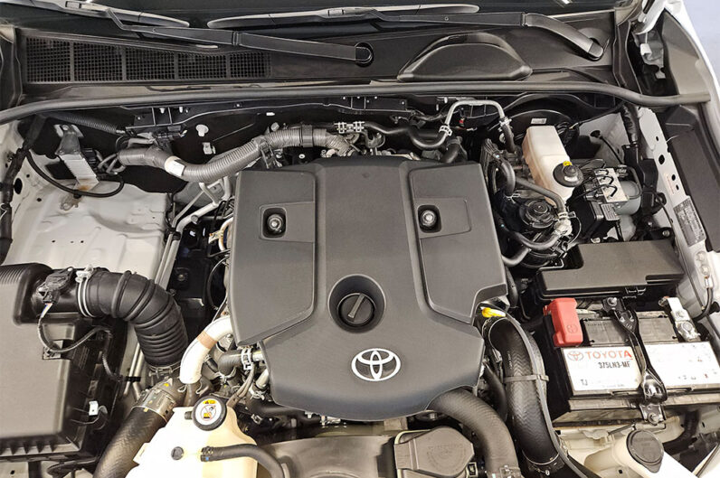 TOYOTA HILUX SW4 2.8 D-4D TURBO DIESEL SRX 4X4 AUTOMÁTICO 2024