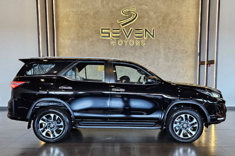 TOYOTA HILUX SW4 2.8 D-4D TURBO DIESEL DIAMOND 7L 4X4 AUTOMÁTICO 2026