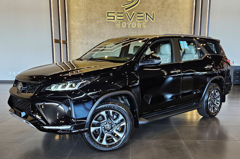 TOYOTA HILUX SW4 2.8 D-4D TURBO DIESEL DIAMOND 7L 4X4 AUTOMÁTICO 2026