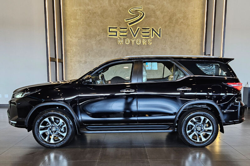 TOYOTA HILUX SW4 2.8 D-4D TURBO DIESEL DIAMOND 7L 4X4 AUTOMÁTICO 2026