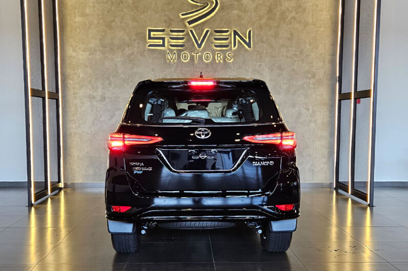 TOYOTA HILUX SW4 2.8 D-4D TURBO DIESEL DIAMOND 7L 4X4 AUTOMÁTICO 2026