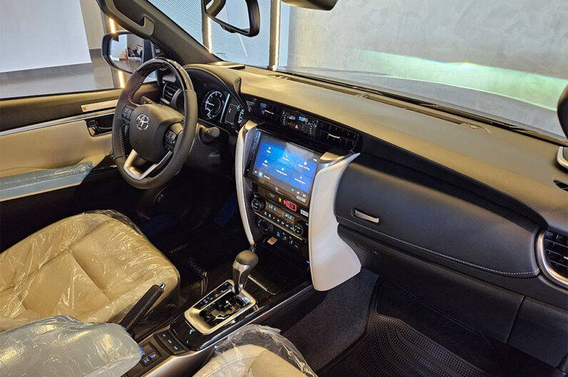 TOYOTA HILUX SW4 2.8 D-4D TURBO DIESEL DIAMOND 7L 4X4 AUTOMÁTICO 2026