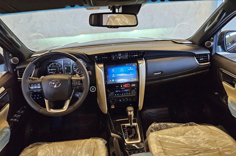 TOYOTA HILUX SW4 2.8 D-4D TURBO DIESEL DIAMOND 7L 4X4 AUTOMÁTICO 2026