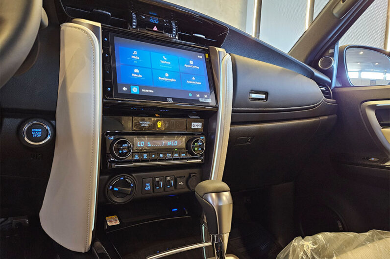 TOYOTA HILUX SW4 2.8 D-4D TURBO DIESEL DIAMOND 7L 4X4 AUTOMÁTICO 2026