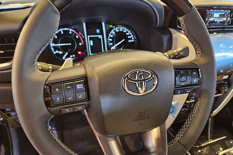 TOYOTA HILUX SW4 2.8 D-4D TURBO DIESEL DIAMOND 7L 4X4 AUTOMÁTICO 2026