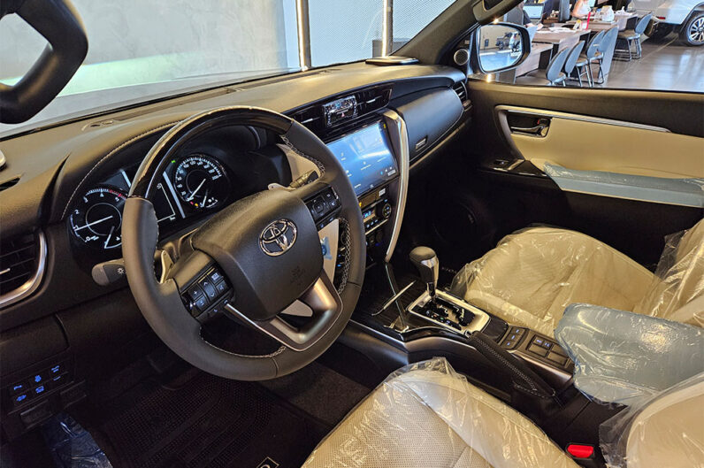 TOYOTA HILUX SW4 2.8 D-4D TURBO DIESEL DIAMOND 7L 4X4 AUTOMÁTICO 2026