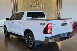 TOYOTA HILUX 2.8 D-4D TURBO DIESEL CD SRX 4X4 AUTOMÁTICO 2025