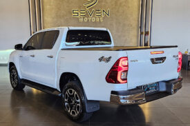 TOYOTA HILUX 2.8 D-4D TURBO DIESEL CD SRX 4X4 AUTOMÁTICO 2025