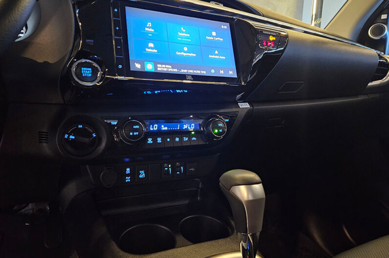 TOYOTA HILUX 2.8 D-4D TURBO DIESEL CD SRX 4X4 AUTOMÁTICO 2025