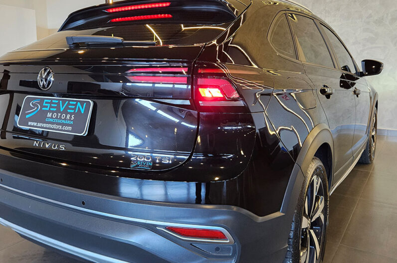 VOLKSWAGEN NIVUS 1.0 200 TSI TOTAL FLEX HIGHLINE AUTOMÁTICO 2023