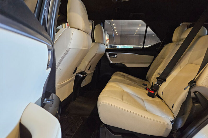 TOYOTA HILUX SW4 2.8 D-4D TURBO DIESEL DIAMOND 7L 4X4 2024