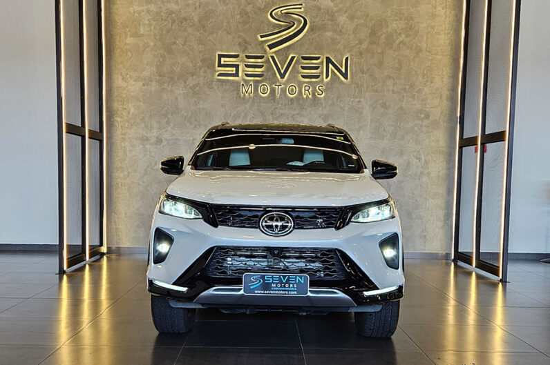 TOYOTA HILUX SW4 2.8 D-4D TURBO DIESEL DIAMOND 7L 4X4 2024