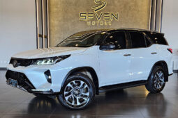 TOYOTA HILUX SW4 2.8 D-4D TURBO DIESEL DIAMOND 7L 4X4 2024