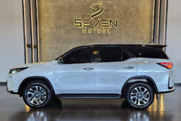 TOYOTA HILUX SW4 2.8 D-4D TURBO DIESEL DIAMOND 7L 4X4 2024