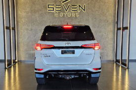 TOYOTA HILUX SW4 2.8 D-4D TURBO DIESEL DIAMOND 7L 4X4 2024