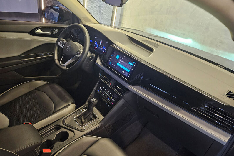 VOLKSWAGEN TAOS 1.4 250 TSI TOTAL FLEX COMFORTLINE AUTOMÁTICO 2023